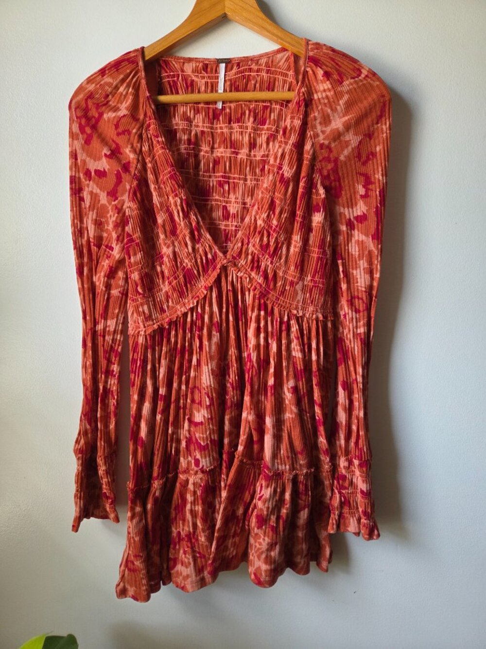 FREE PEOPLE BOHO DEEP V NECK SHORT LONG SLEEVES DRESS SIZE M
